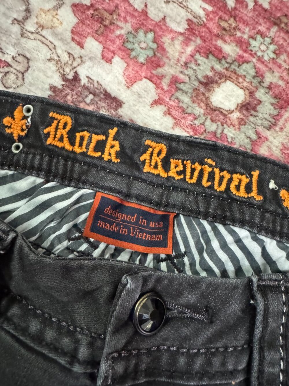 Rock Revival Clair Easy Skinny Jeans Faded Black Fleur de Lis Embellished Size28 - Picture 6 of 12